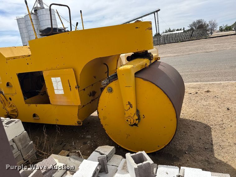 image for item DH1975 Galion Roll-O-Static double drum roller