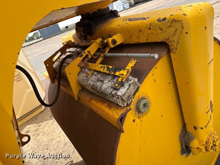 image for item DH1975 Galion Roll-O-Static double drum roller