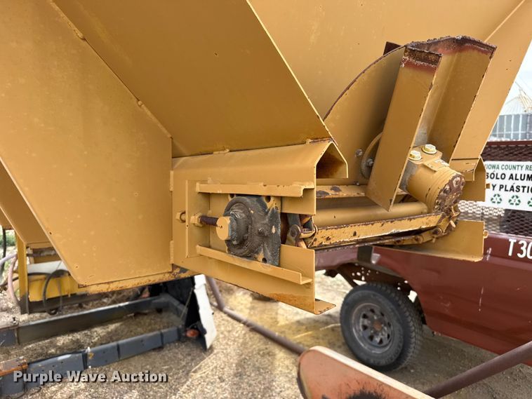 image for item DH1976 Highway Equipment Company 510 spreader