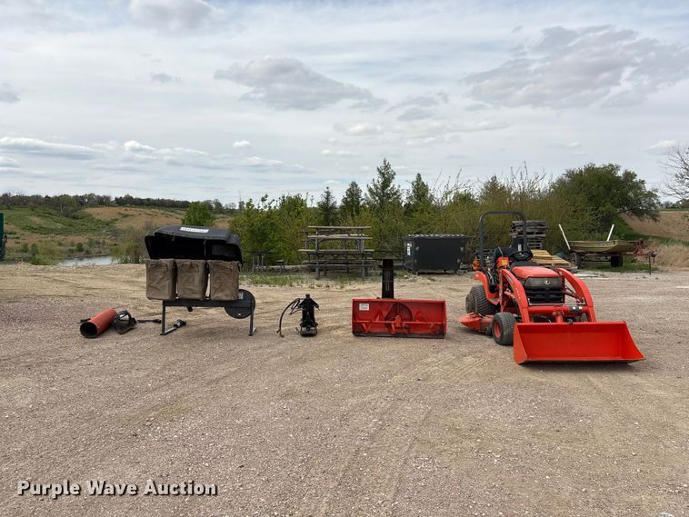 image for item DO5201 Kubota BX2200D HFWD tractor