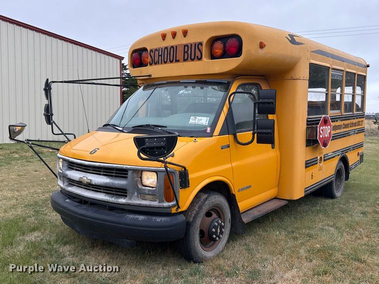 image for item DS6810 1999 Chevrolet Express 3500 school bus