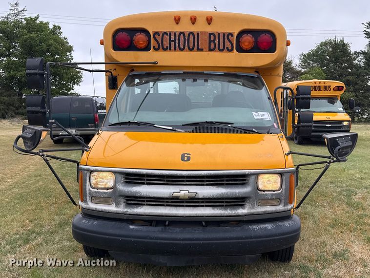image for item DS6810 1999 Chevrolet Express 3500 school bus