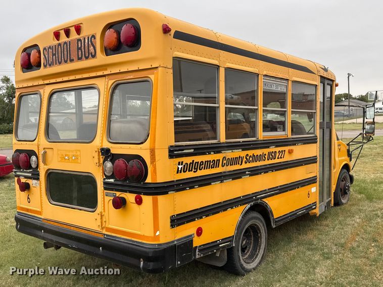 image for item DS6810 1999 Chevrolet Express 3500 school bus