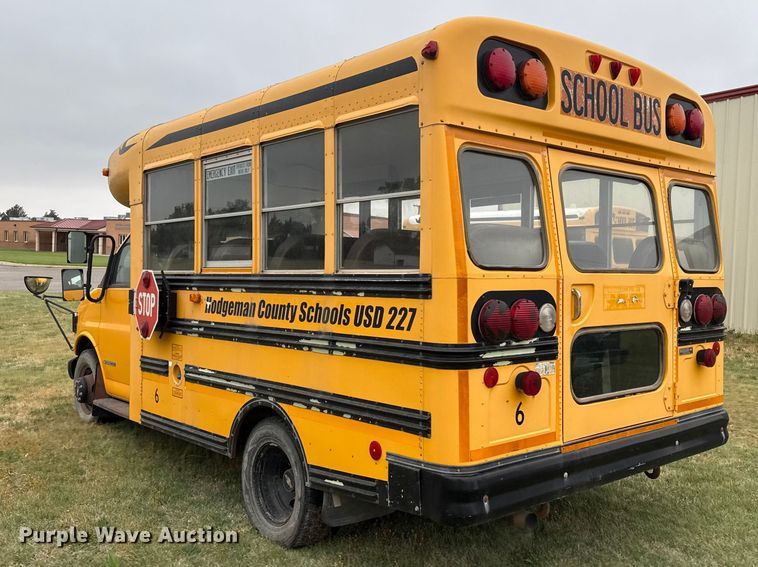 image for item DS6810 1999 Chevrolet Express 3500 school bus