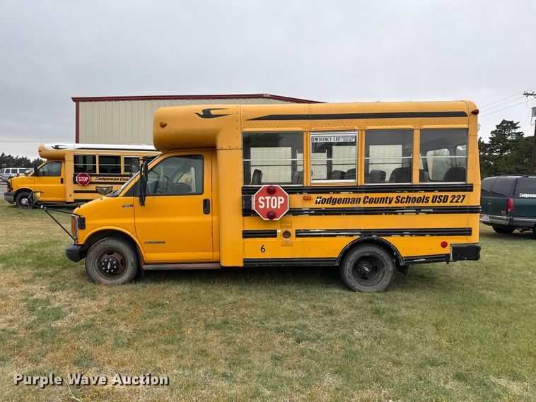 image for item DS6810 1999 Chevrolet Express 3500 school bus