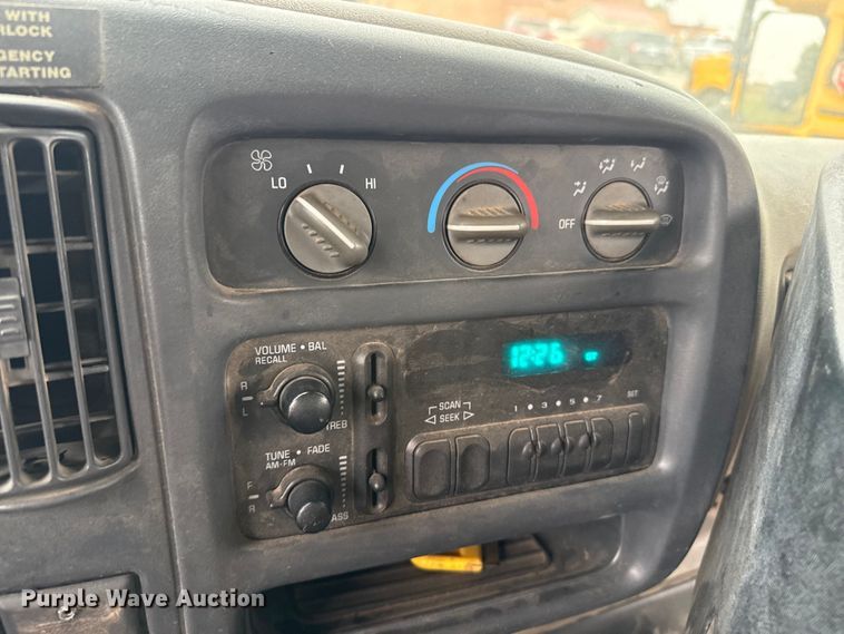 image for item DS6810 1999 Chevrolet Express 3500 school bus