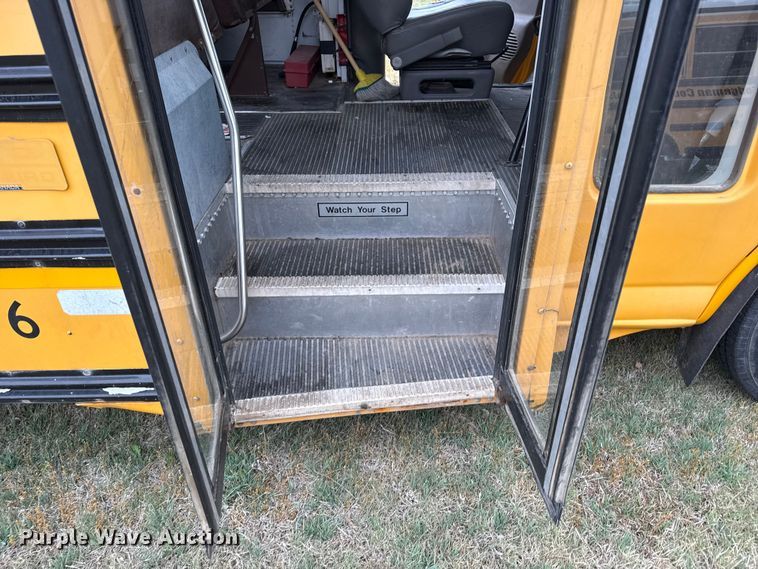 image for item DS6810 1999 Chevrolet Express 3500 school bus