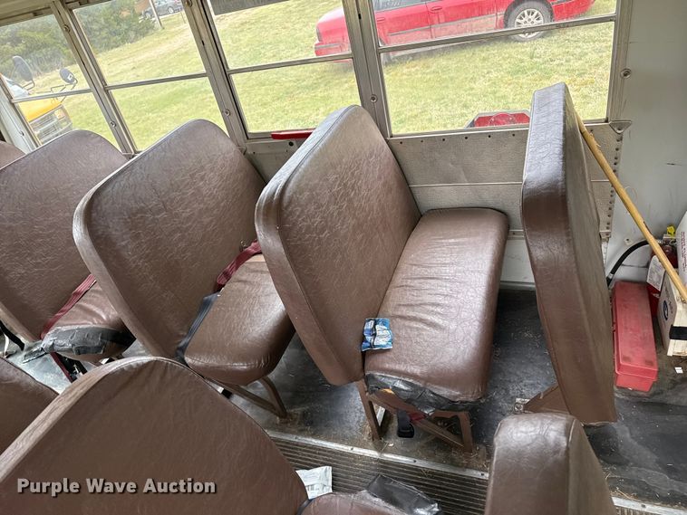 image for item DS6810 1999 Chevrolet Express 3500 school bus