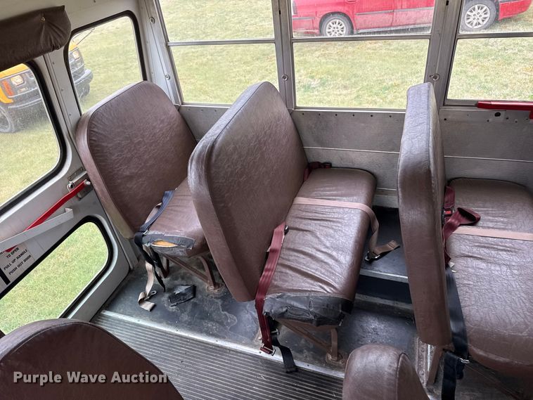 image for item DS6810 1999 Chevrolet Express 3500 school bus