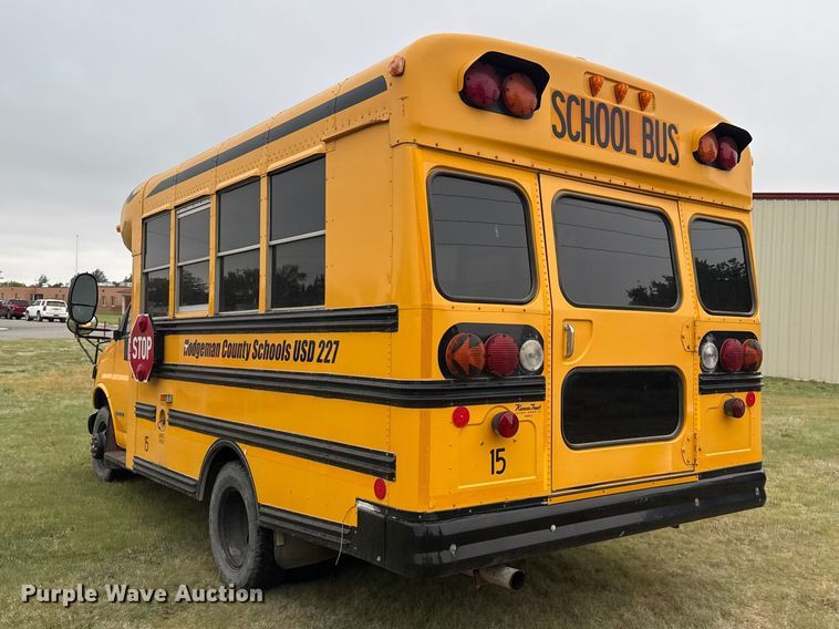 image for item DS6811 2002 Chevrolet Express 3500 school bus