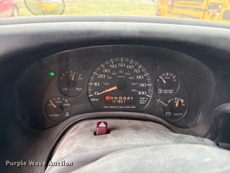 image for item DS6811 2002 Chevrolet Express 3500 school bus