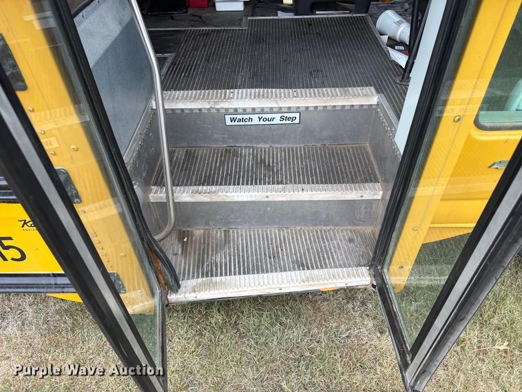 image for item DS6811 2002 Chevrolet Express 3500 school bus