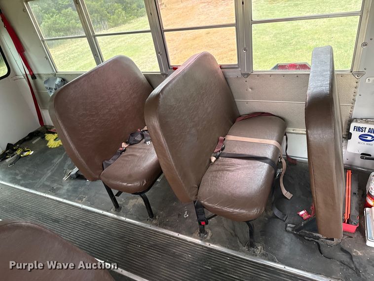 image for item DS6811 2002 Chevrolet Express 3500 school bus
