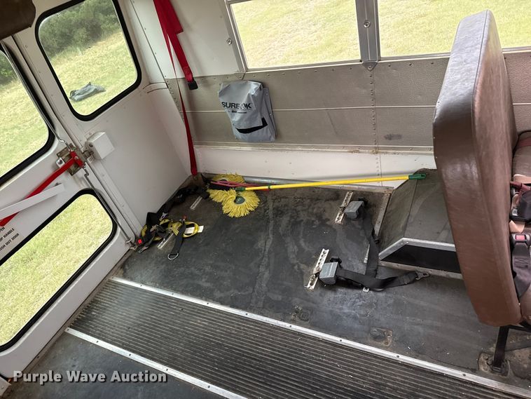 image for item DS6811 2002 Chevrolet Express 3500 school bus