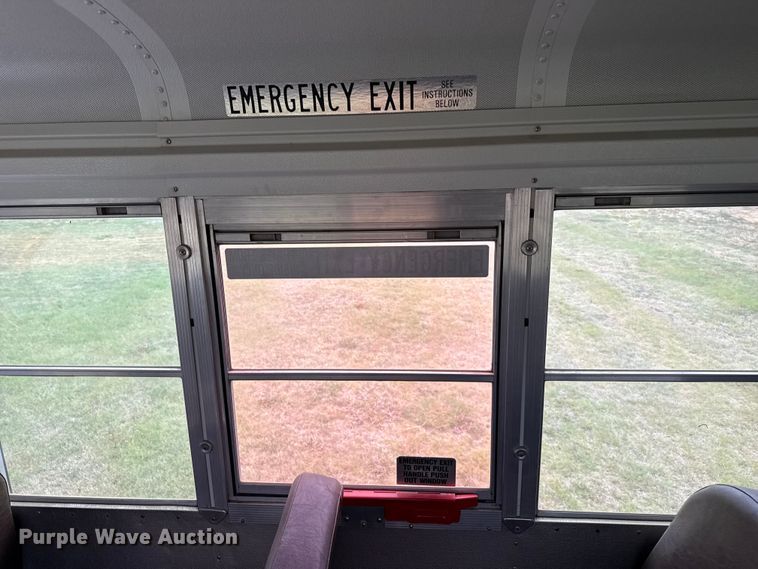 image for item DS6811 2002 Chevrolet Express 3500 school bus