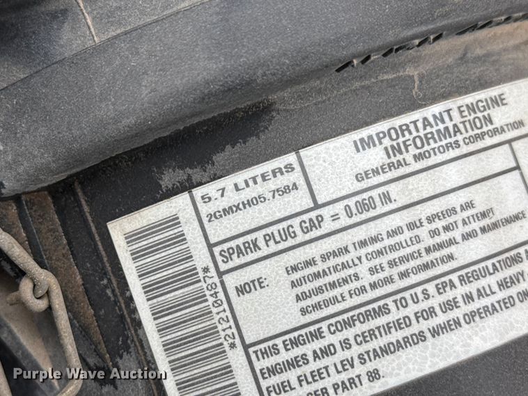 image for item DS6811 2002 Chevrolet Express 3500 school bus