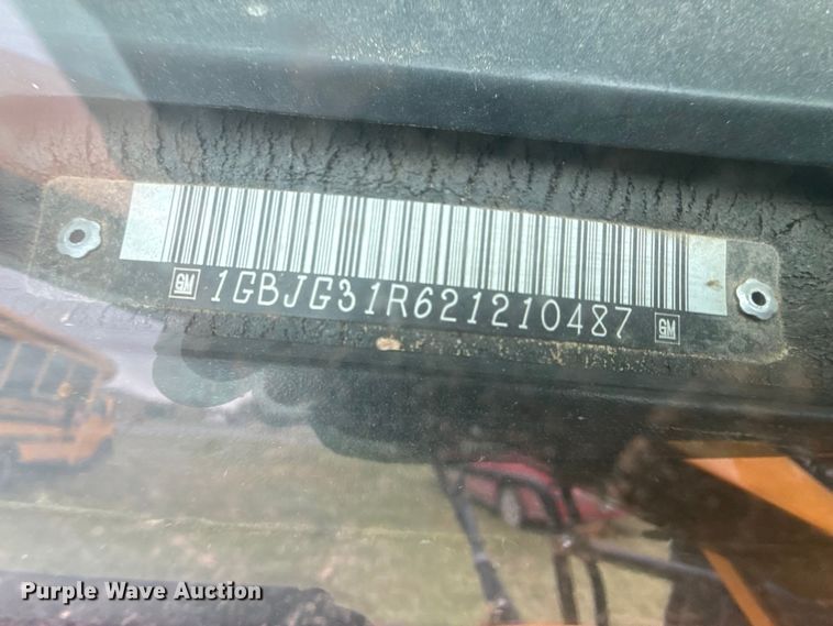 image for item DS6811 2002 Chevrolet Express 3500 school bus