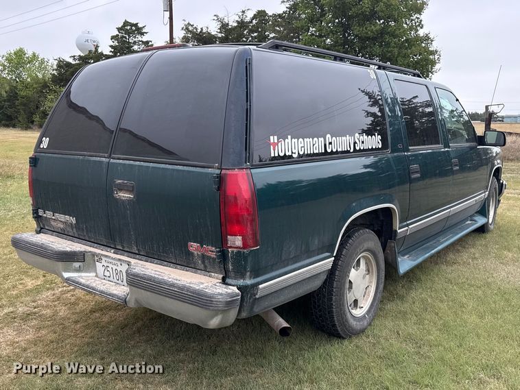 image for item DS6813 1999 GMC Suburban SUV