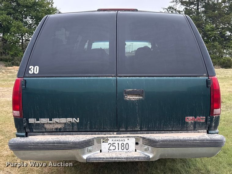 image for item DS6813 1999 GMC Suburban SUV