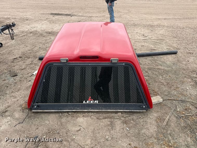 image for item DS6833 Leer topper