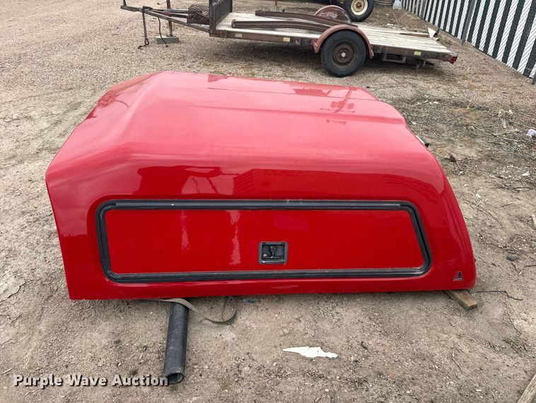 image for item DS6833 Leer topper