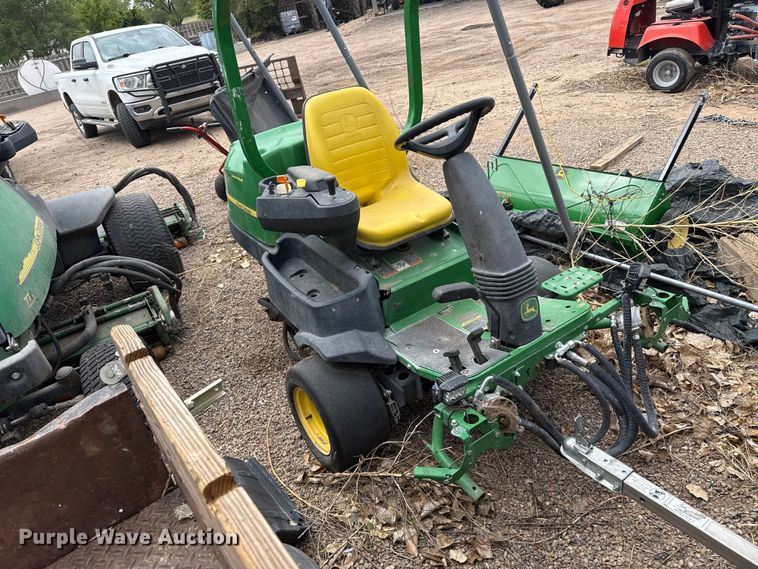image for item DS6837 2013 John Deere 2500B PrecisionCut reel mower