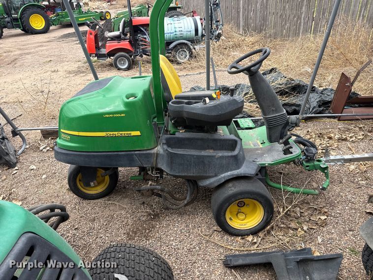 image for item DS6837 2013 John Deere 2500B PrecisionCut reel mower