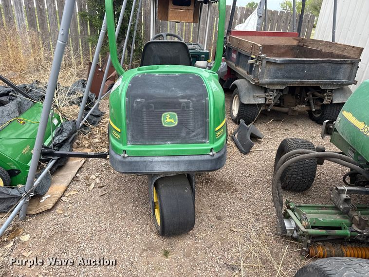 image for item DS6837 2013 John Deere 2500B PrecisionCut reel mower