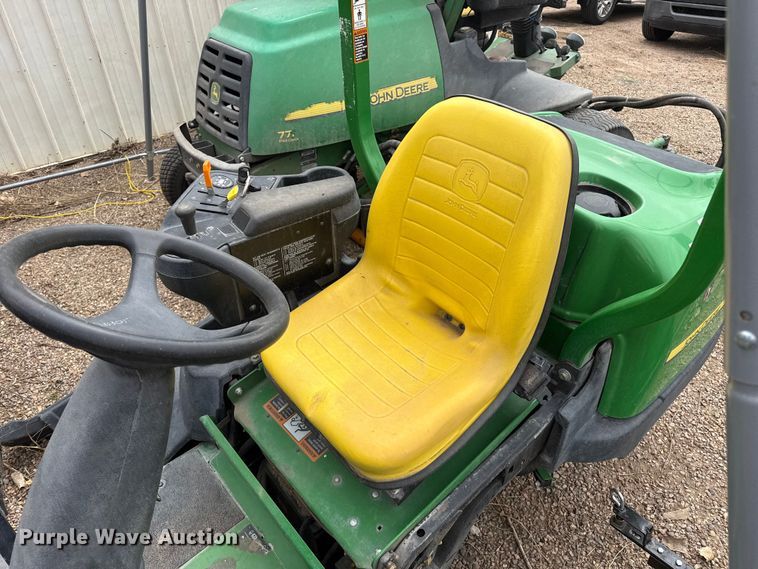 image for item DS6837 2013 John Deere 2500B PrecisionCut reel mower