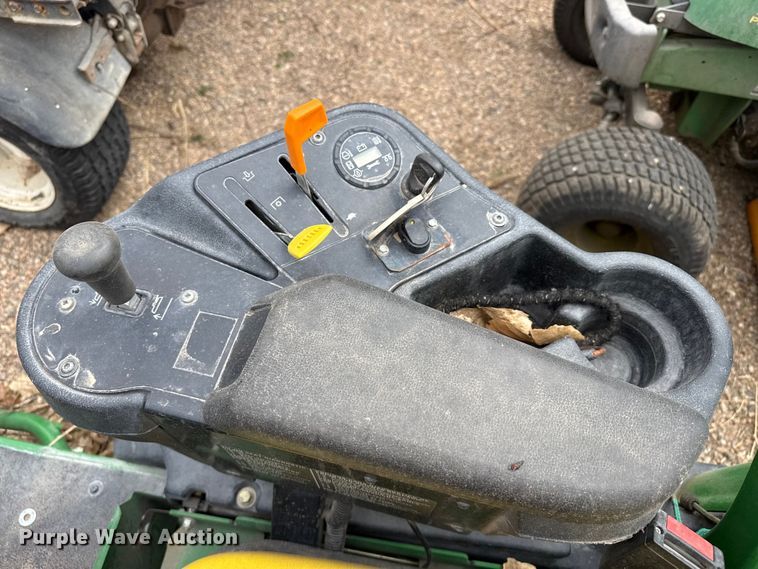 image for item DS6837 2013 John Deere 2500B PrecisionCut reel mower