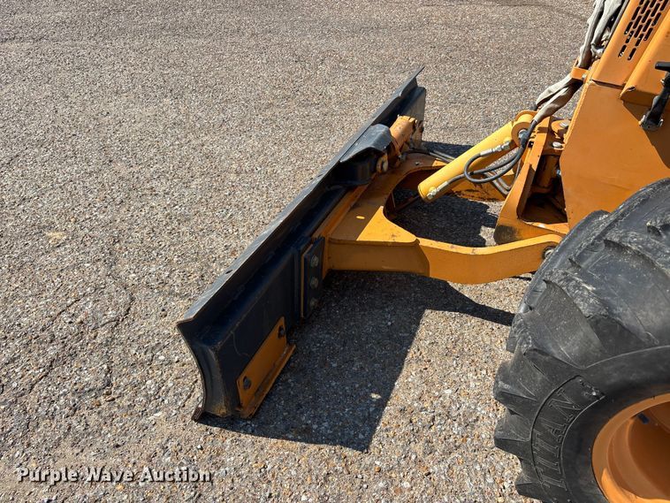 image for item DT0170 2000 Case 560 trencher