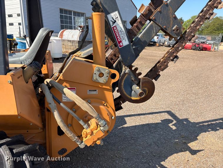 image for item DT0170 2000 Case 560 trencher