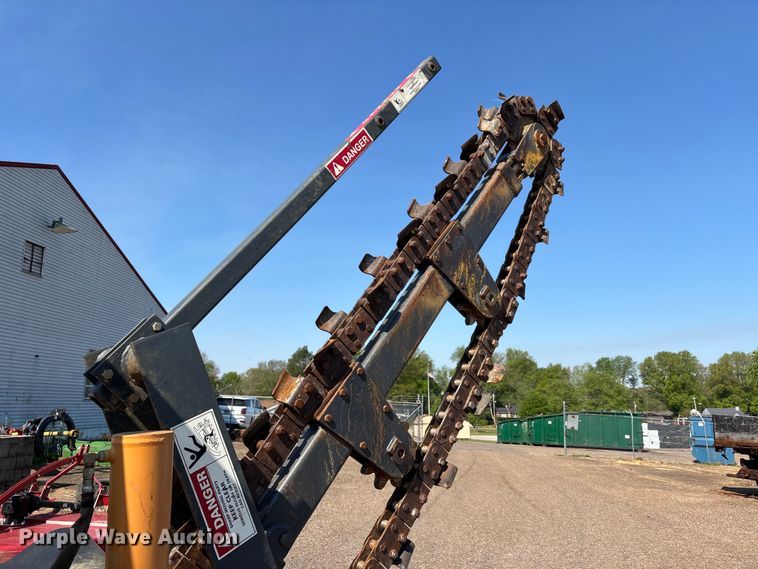 image for item DT0170 2000 Case 560 trencher