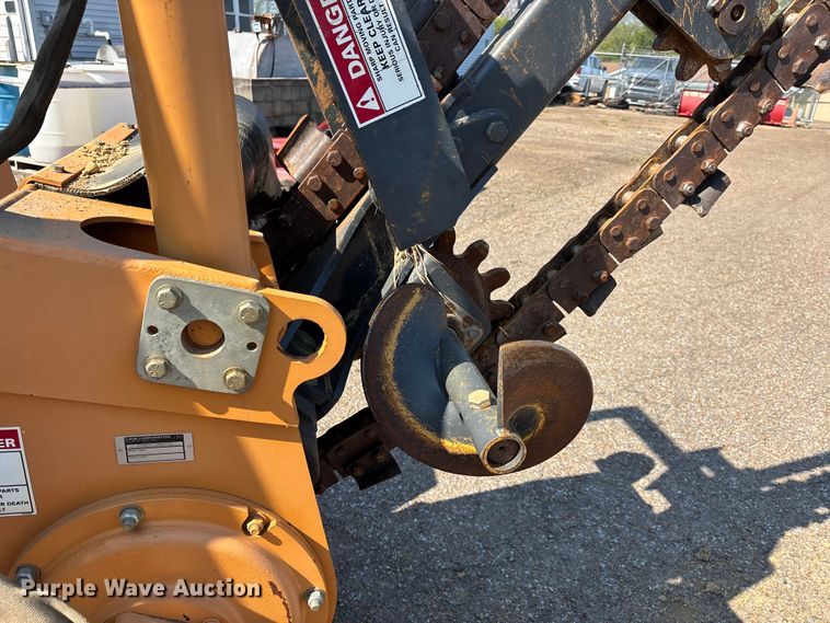 image for item DT0170 2000 Case 560 trencher