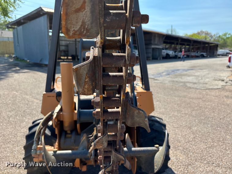 image for item DT0170 2000 Case 560 trencher