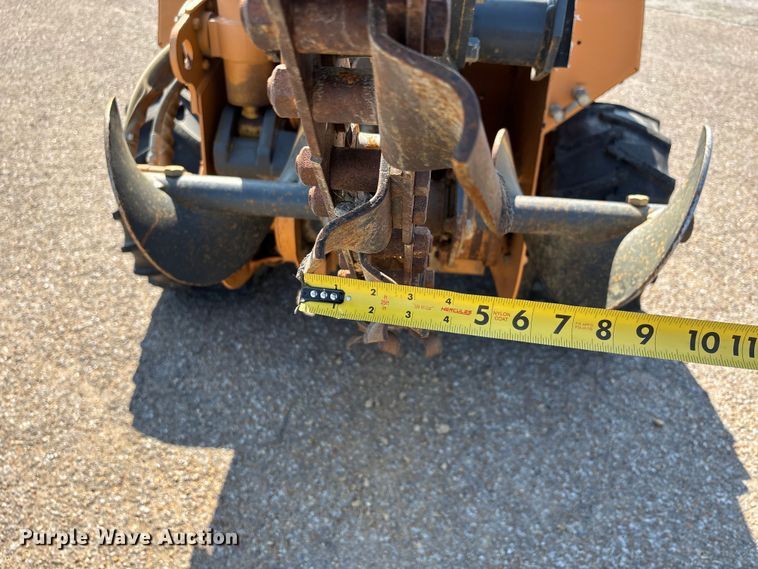 image for item DT0170 2000 Case 560 trencher