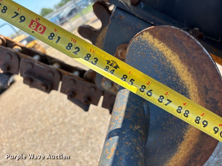 image for item DT0170 2000 Case 560 trencher