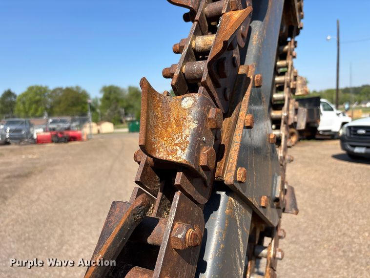 image for item DT0170 2000 Case 560 trencher