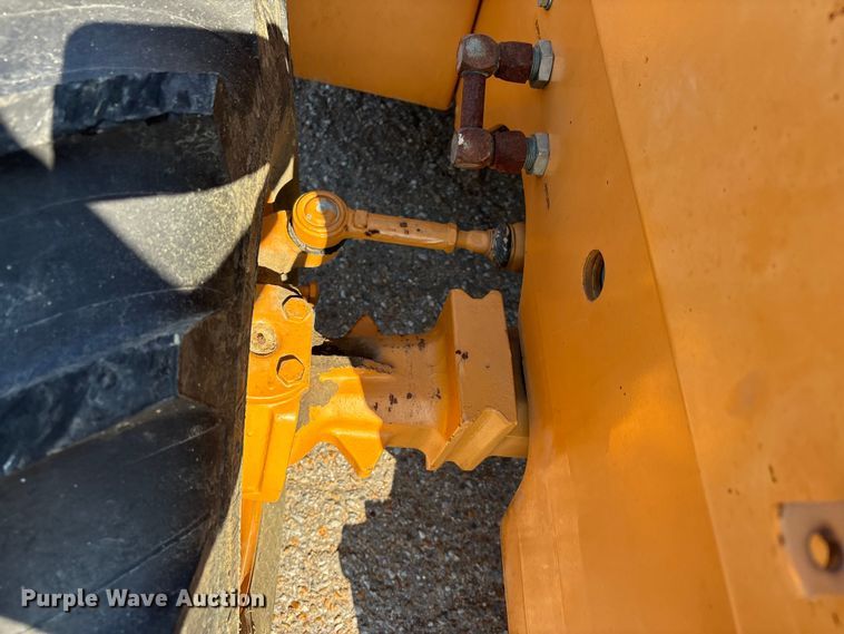 image for item DT0170 2000 Case 560 trencher