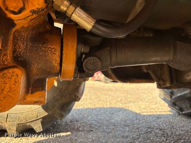 image for item DT0170 2000 Case 560 trencher