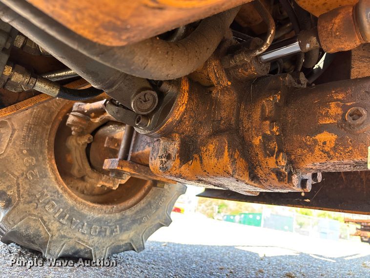 image for item DT0170 2000 Case 560 trencher