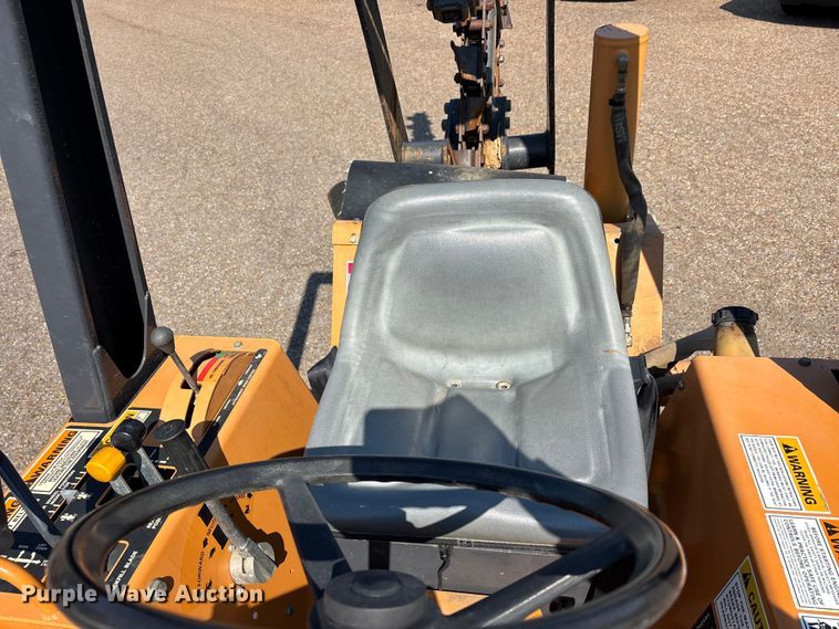 image for item DT0170 2000 Case 560 trencher