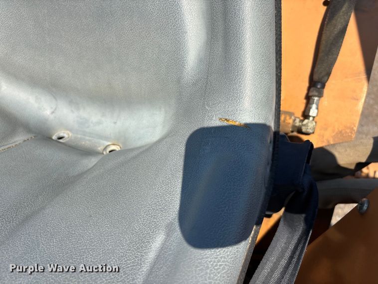 image for item DT0170 2000 Case 560 trencher