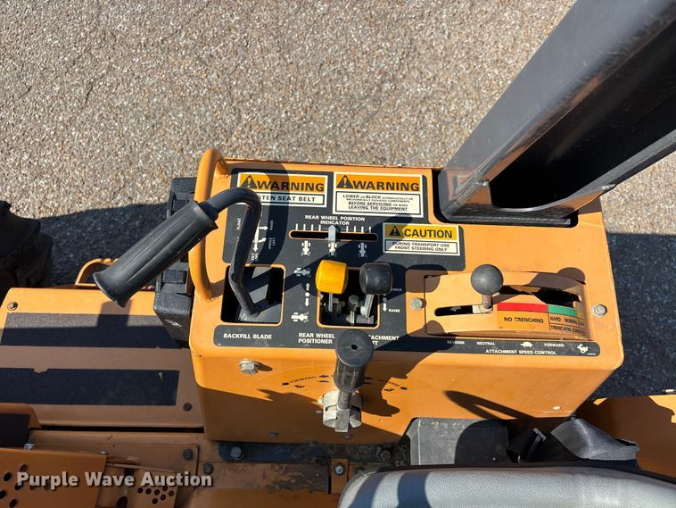 image for item DT0170 2000 Case 560 trencher