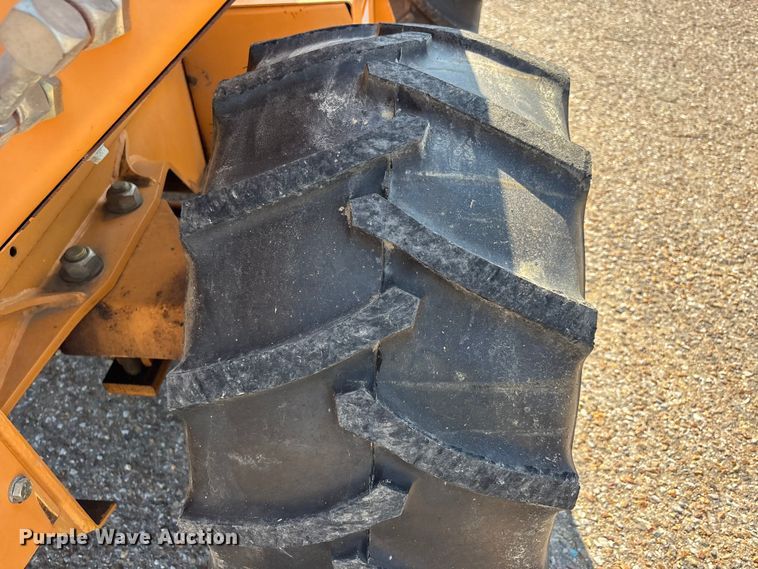 image for item DT0170 2000 Case 560 trencher