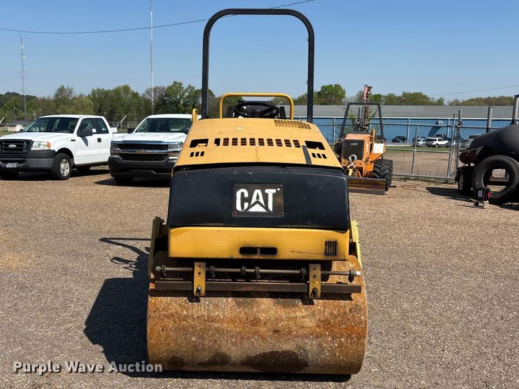 image for item DT0171 1996 Caterpillar CB-224C double drum vibratory roller