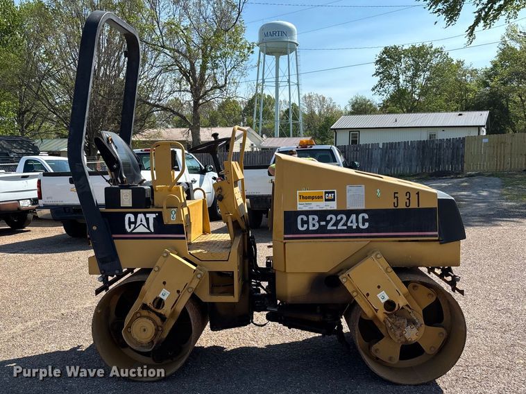 image for item DT0171 1996 Caterpillar CB-224C double drum vibratory roller