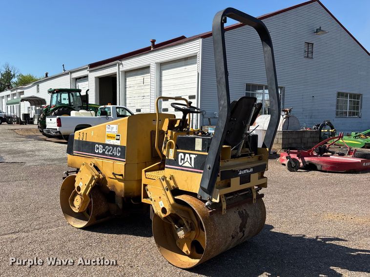 image for item DT0171 1996 Caterpillar CB-224C double drum vibratory roller