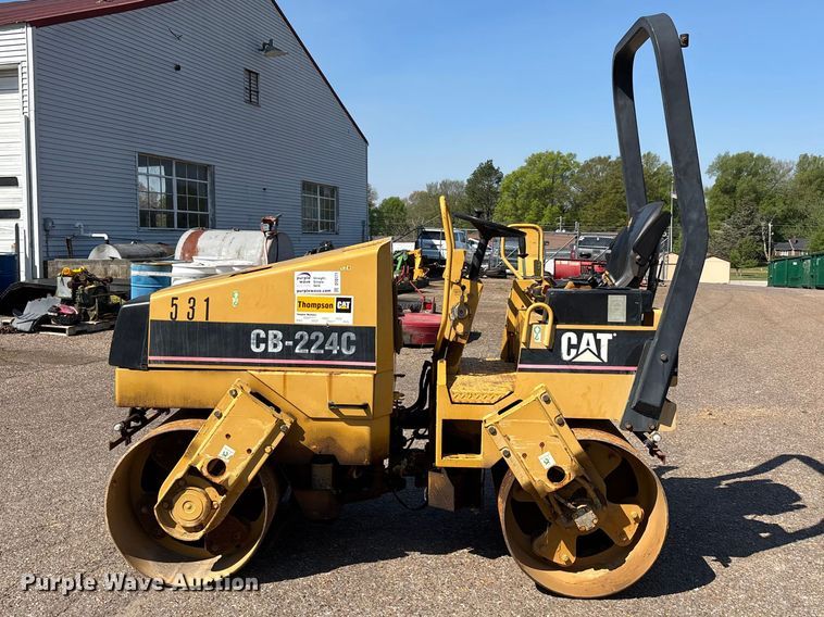 image for item DT0171 1996 Caterpillar CB-224C double drum vibratory roller