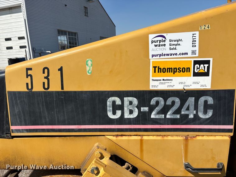 image for item DT0171 1996 Caterpillar CB-224C double drum vibratory roller